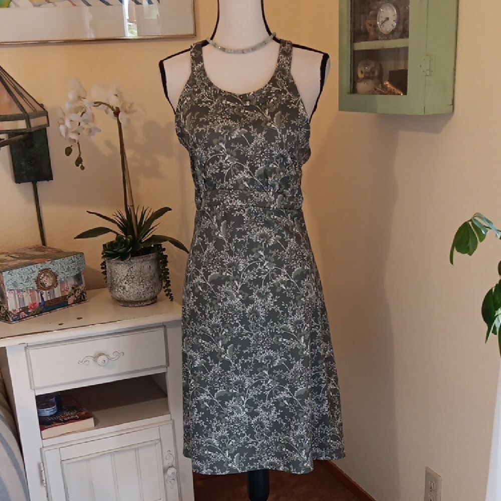 Balance Collection Sage And White Floral Athleisure Dress